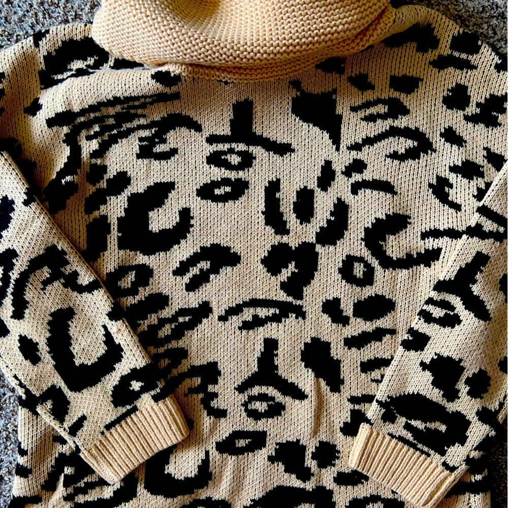 Cheetah tan sweater - Picture 2 of 3
